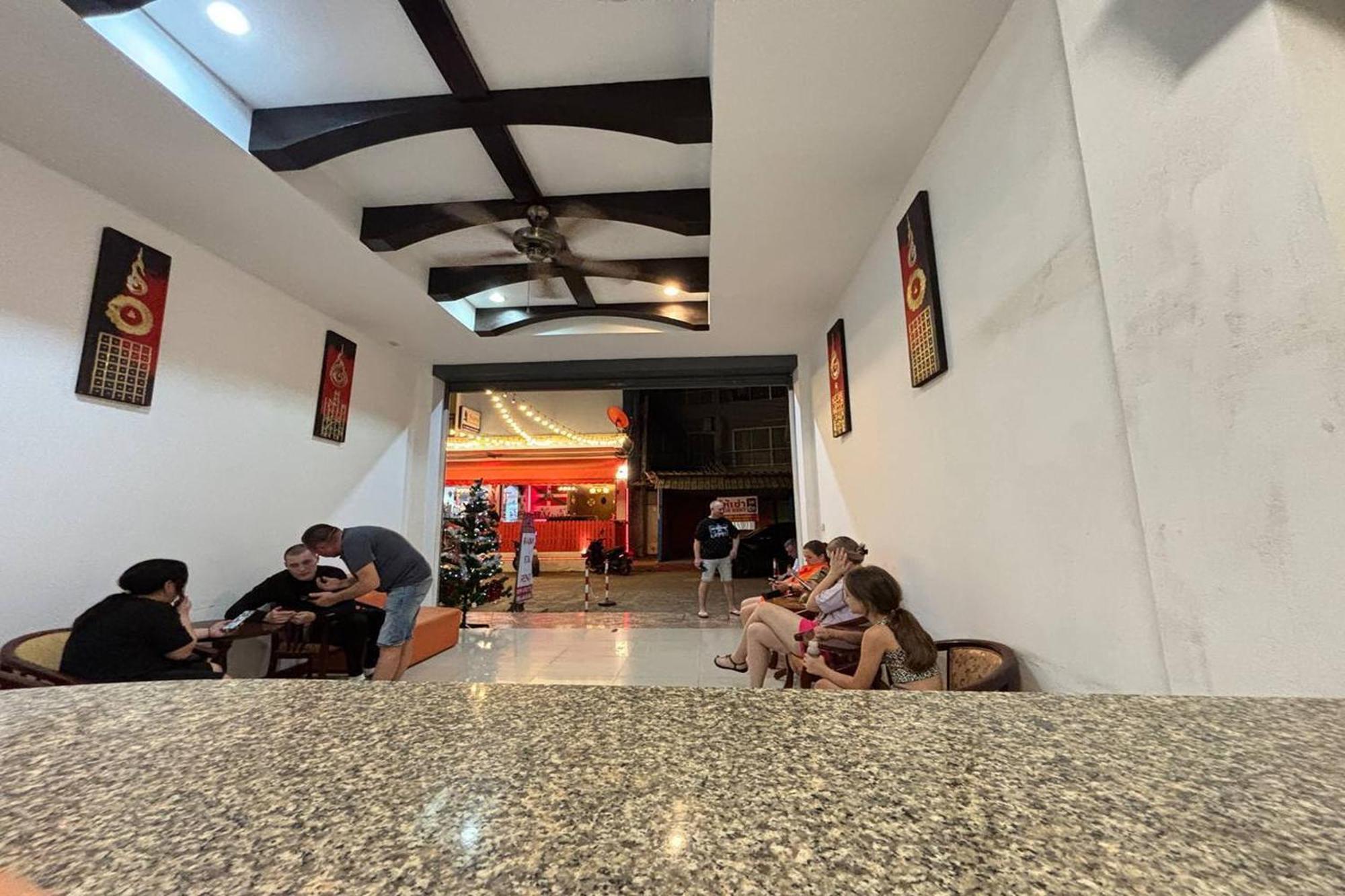 Praew Mansion Hotel Kamala Beach Exterior foto