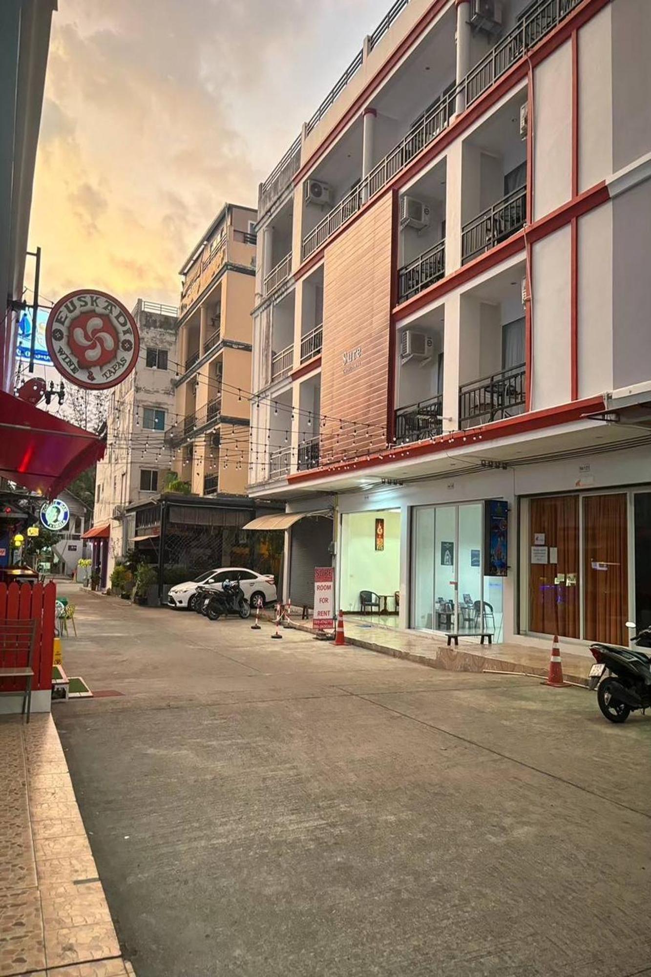 Praew Mansion Hotel Kamala Beach Exterior foto